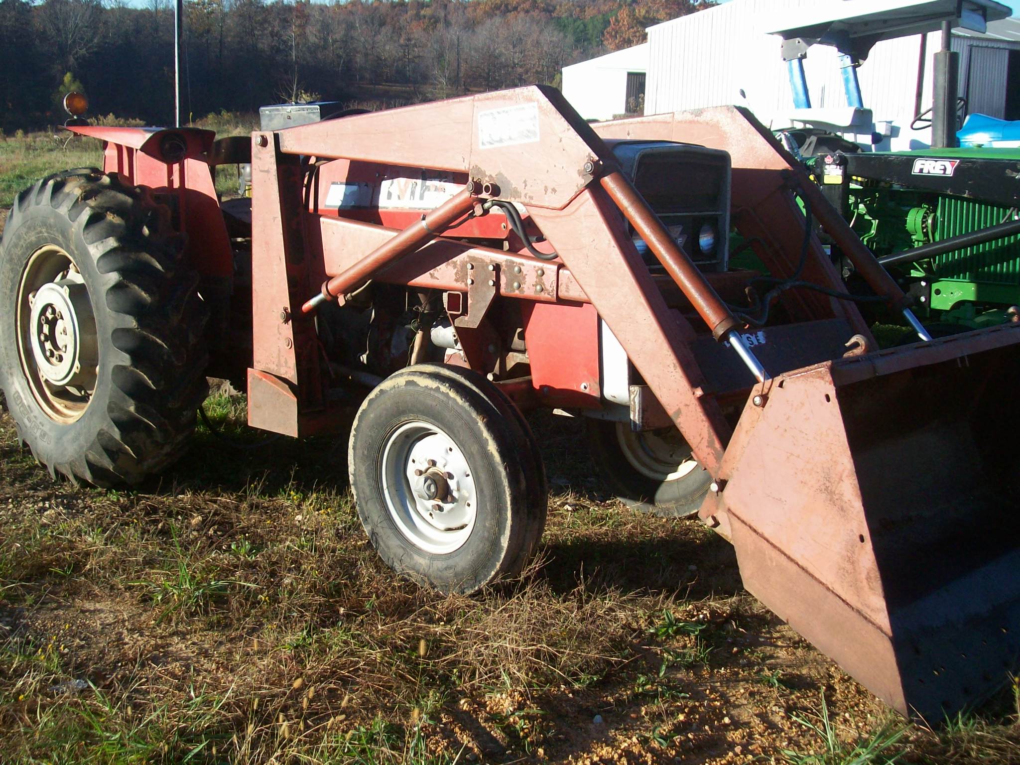 MF 265 W/LDR 60HP DIESEL