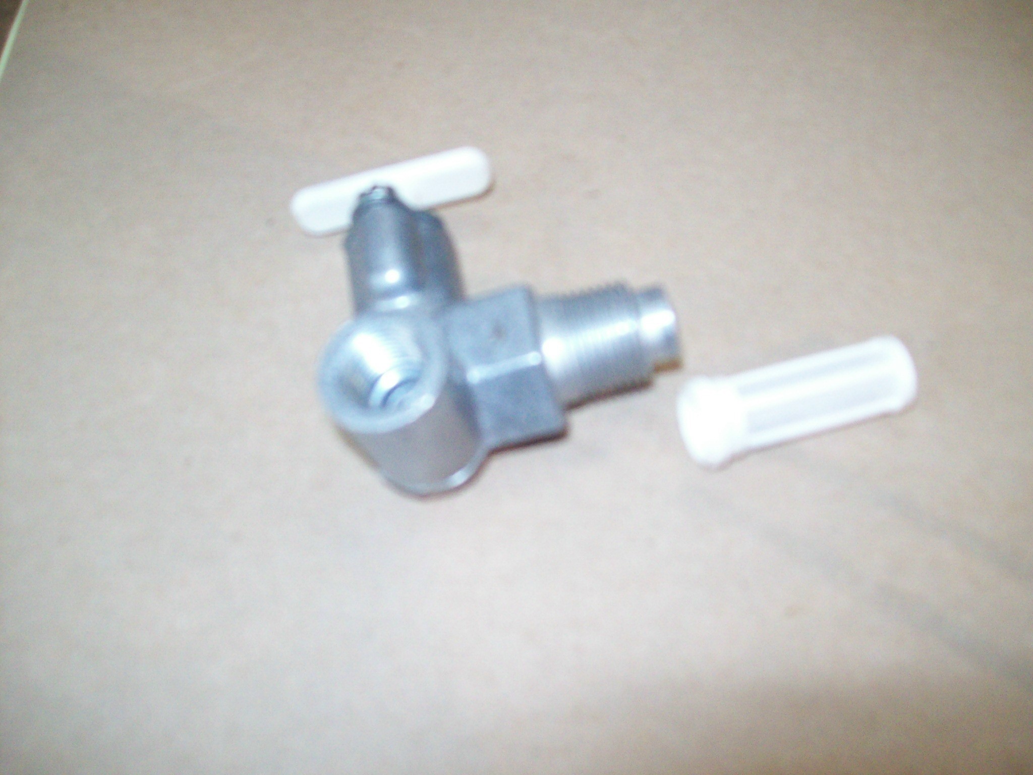 NEW FUEL TAP FOR A MF 35X-65